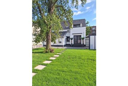 Kernsaniertes Einfamilienhaus in Essen Dellwig ca. 200Qm Fläche