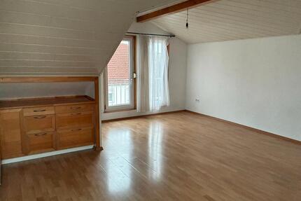 Helle 1-Zimmer-Dachgeschosswohnung mit Einbauküche in Murr – 30qm - Steinheim an der Murr