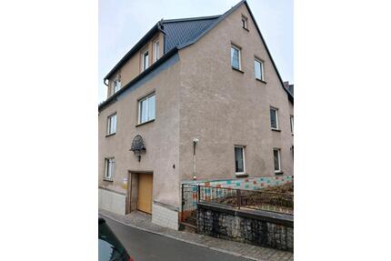 Ein bis Zweifamilienhaus - 50.000,00&nbsp;EUR Kaufpreis, ca.&nbsp; 110,00&nbsp;m&sup2; in Wildenfels (PLZ: 08134)