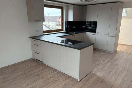 Neue 3-Zimmer-Dachgeschosswohnung in Hohenmemmingen zu vermieten - Giengen an der Brenz