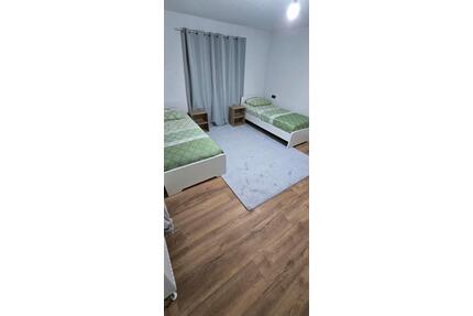 Zimmer zu vermieten - 375,00&nbsp;EUR Kaltmiete, ca.&nbsp; 90,00&nbsp;m&sup2; in Giengen an der Brenz (PLZ: 89537)