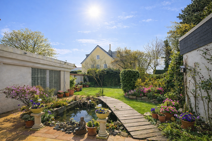 Haus zum Kaufen in Düsseldorf 1.200.000,00 € 155 m²