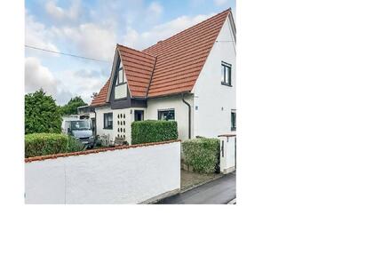 EFH mit 2 Garagen Wohnfläche 171m², Grund 636m² - Eitensheim