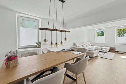 Haus zum Kaufen in Schieder-Schwalenberg 199.000,00 € 178 m²