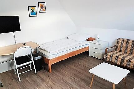 Helles freundliches Zimmer - 320,00&nbsp;EUR Kaltmiete, ca.&nbsp; 13,00&nbsp;m&sup2; in Essenbach (PLZ: 84051)