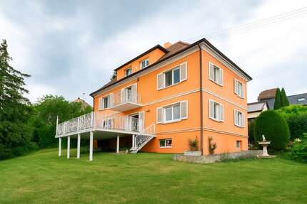 Haus zum Kaufen in Ludwigsburg 1.298.000,00 € 329.1 m²