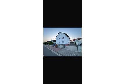 Haus mit 3 Wohneinheiten in Bruchköbel Stadt