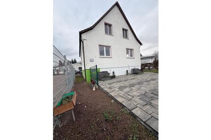 Haus zur Miete - 1.500,00&nbsp;EUR Kaltmiete, ca.&nbsp; 200,00&nbsp;m&sup2; in Waltershausen (PLZ: 99880)