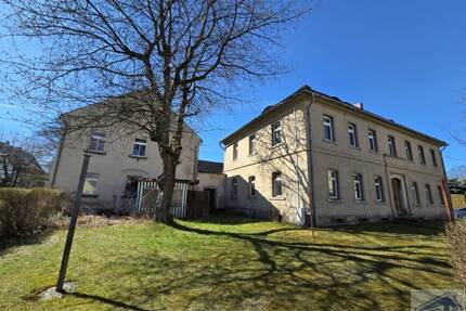 Mehrfamilienbauernhof mit Scheune und Lager - Großschönau