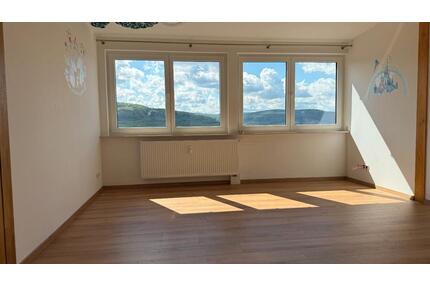 Helle 3-Zimmer Dachgeschosswohnung mit EBK und Klimaanlage in Ebermannstadt