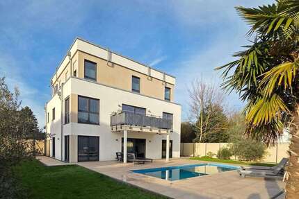 Haus zum Kaufen in Grevenbroich - Wevelinghoven 1.850.000,00 € 320 m²