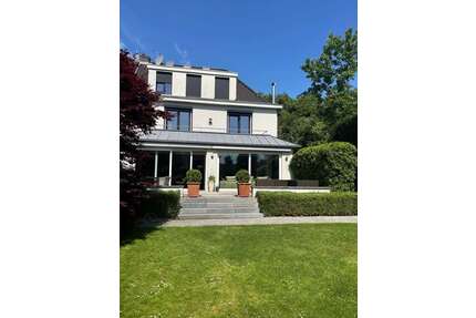 Wohnung zum Mieten in Düsseldorf 6.900,00 € 300 m²