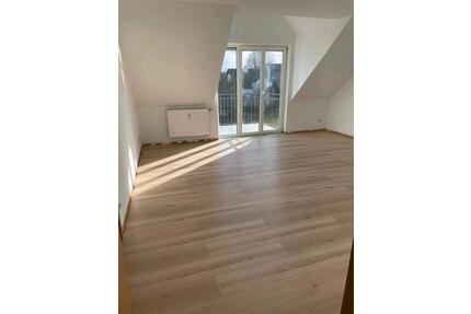 3 Zimmer Dachgeschoss 70m2 - 670,00&nbsp;EUR Kaltmiete, ca.&nbsp; 70,00&nbsp;m&sup2; in Mainburg (PLZ: 84048)