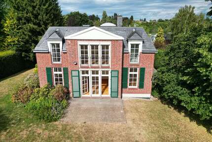 Haus zum Mieten in Kronberg 5.600,00 € 235 m²