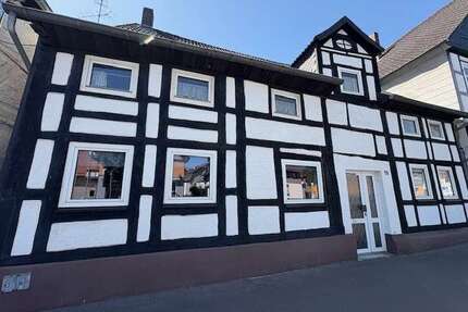 Haus zum Kaufen in Beverungen 120.000,00 € 160 m²