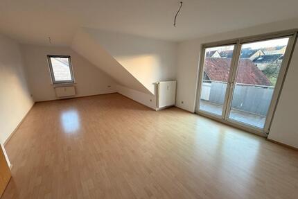 Helle 2-Zimmer-Dachgeschosswohnung mit Balkon in Bösingfeld - Extertal