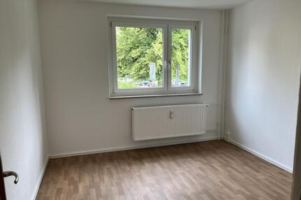Super schöne 2-Raum-Wohnung mit ebenerdiger Dusche zu vermieten:) - Zwickau Neuplanitz