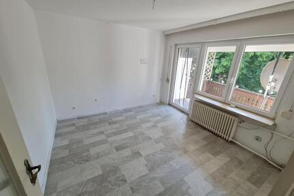 WG Zimmer im Haus Garten Balkon Badewanne NEU renoviert Einbauküc - Springe