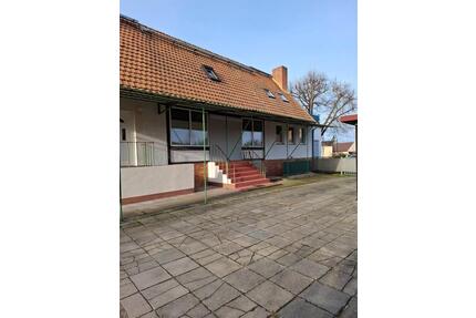 Haus zur Miete - 980,00&nbsp;EUR Kaltmiete, ca.&nbsp; 200,00&nbsp;m&sup2; in Guben (PLZ: 03172)
