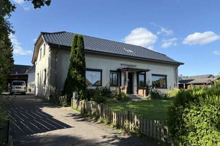 Haus zum Kaufen in Süderfahrenstedt 129.000,00 € 210 m²