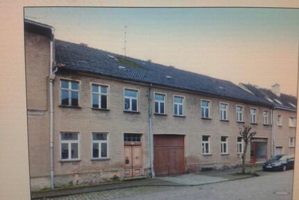 39624 KALBE 6 Zimmer Wohnung + Innenhof & Garten an Handwerker - Kalbe (Milde)