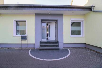 Wohnen wie im Haus: Kernsanierte Erdgeschosswohnung mit Terrasse & separatem Eingang in Söhlde
