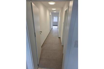 Erstbezug nach Kernsanierung: Moderne 3-Zi. Wohnung (72 m²) - Schloß Holte-Stukenbrock