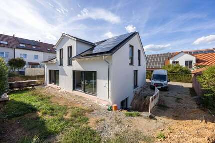 Haus zum Mieten in Bietigheim-Bissingen 2.500,00 € 158 m²