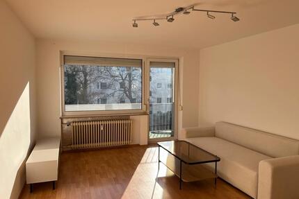 Neu möblierte und sehr ruhige 2-Zimmer Wohnung in Milbertshofen - München Am Riesenfeld