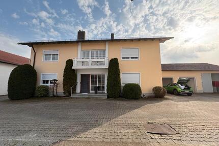 Großes EinfamilienhausMehrgenerationenhaus - Deggendorf
