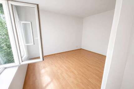Wohnung zum Kaufen in Potsdam-Charlottenhof 175.000,00 € 35.18 m²