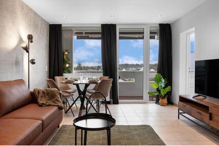 Sanierte, wunderschöne 3 Zimmer Wohnung mit sonnigem Balkon - Düren