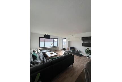 Helle, große 3 Zimmer-Wohnung in Landau an der Isar zu vermieten