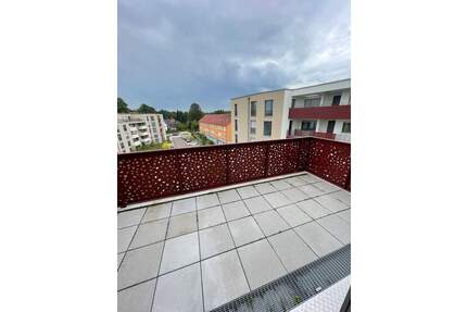Sonnige 3-Zimmer Whg mit Einbauküche, Balkon und TG-Stellplatz - Stein
