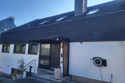 Großzügiges Zweifamilienhaus - 445.000,00&nbsp;EUR Kaufpreis, ca.&nbsp; 270,00&nbsp;m&sup2; in Bebra (PLZ: 36179)