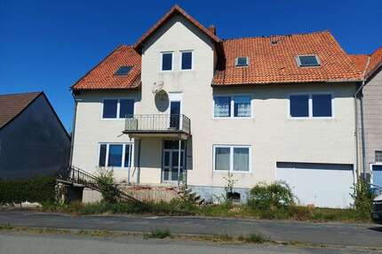 Haus zum Kaufen in Einbeck Naensen 72.800,00 € 300 m² - Einbeck / Naensen
