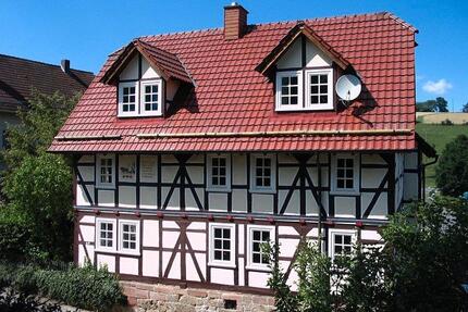 Viel (T)Raum zum Wohlfühlen - 295.000,00&nbsp;EUR Kaufpreis, ca.&nbsp; 270,00&nbsp;m&sup2; in Herleshausen (PLZ: 37293)