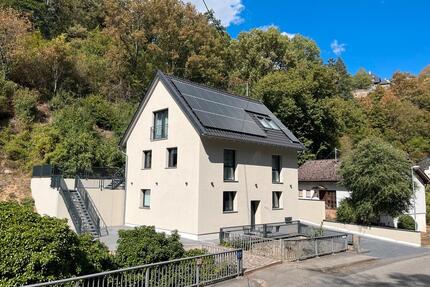 Provisionsfrei, kernsaniertes Zweifamilienhaus - Hargesheim