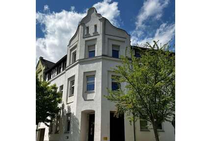 Haus zum Kaufen in Zwickau Schedewitz 369.000,00 € 441 m² - Zwickau Schedewitz
