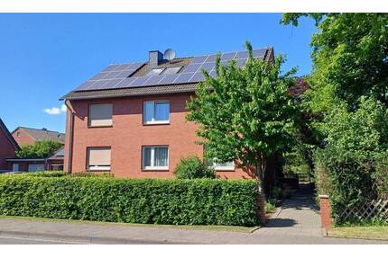 Ahlen Dolberg, ein 3-Familienhaus mit großem Garten, Vollkeller und 3 Garagen.