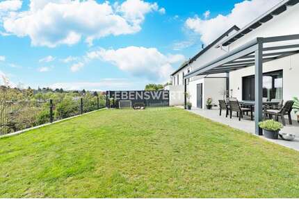 Haus zum Kaufen in Solingen Höhscheid 650.000,00 € 146.03 m² - Solingen / Höhscheid