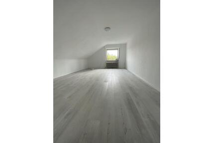 2-Zimmer-DG-Wohnung in ruhiger Lage | Heilbronn-Horkheim