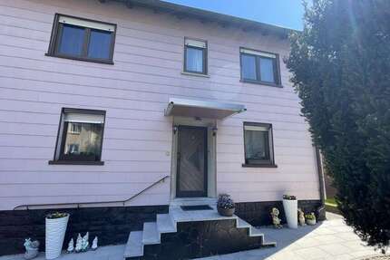 Haus zum Kaufen in Reichenberg 495.000,00 € 250 m²