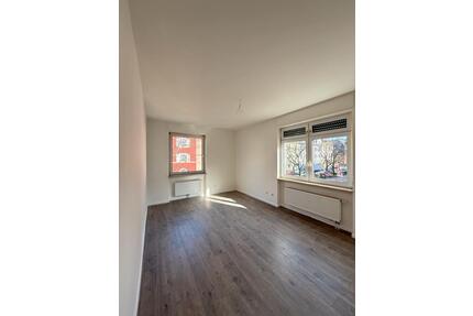 Modernisiert + PROVISIONSFREI, 2-Zimmer-Wohnung in Karlsruhe !