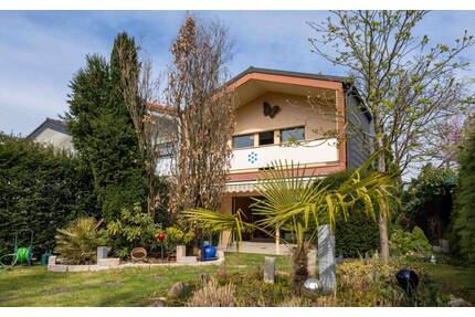 Charmantes Reihenendhaus mit großem Garten in begehrter und ruhiger Lage von Heusenstamm