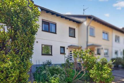 Raum für die ganze Familie - gepflegtes Reihenmittelhaus mit Garten und Garage in Stutensee-Spöck - Stutensee / Spöck