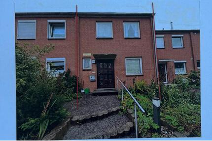 Zwangsversteigerung - Reihenmittelhaus mit 120 m² Wohnfläche - Lübeck Sankt Lorenz Nord