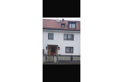 Haus zu vermieten - 1.490,00&nbsp;EUR Kaltmiete, ca.&nbsp; 120,00&nbsp;m&sup2; in Zirndorf (PLZ: 90513)