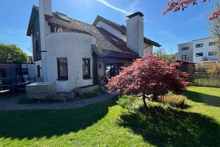Haus zum Mieten in Germering 2.700,00 € 180 m²