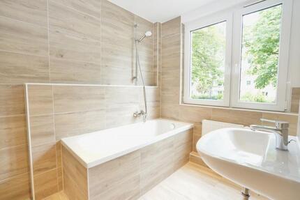 Erstbezug nach Sanierung - mit Wanne und Dusche - Chemnitz Adelsberg